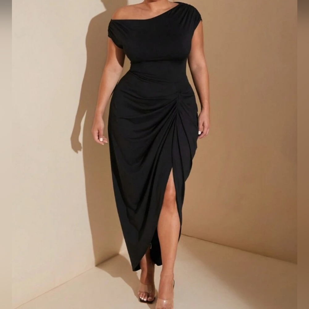 Women's Black Formal Dress, Size 20 (4XL), NEW with Tags